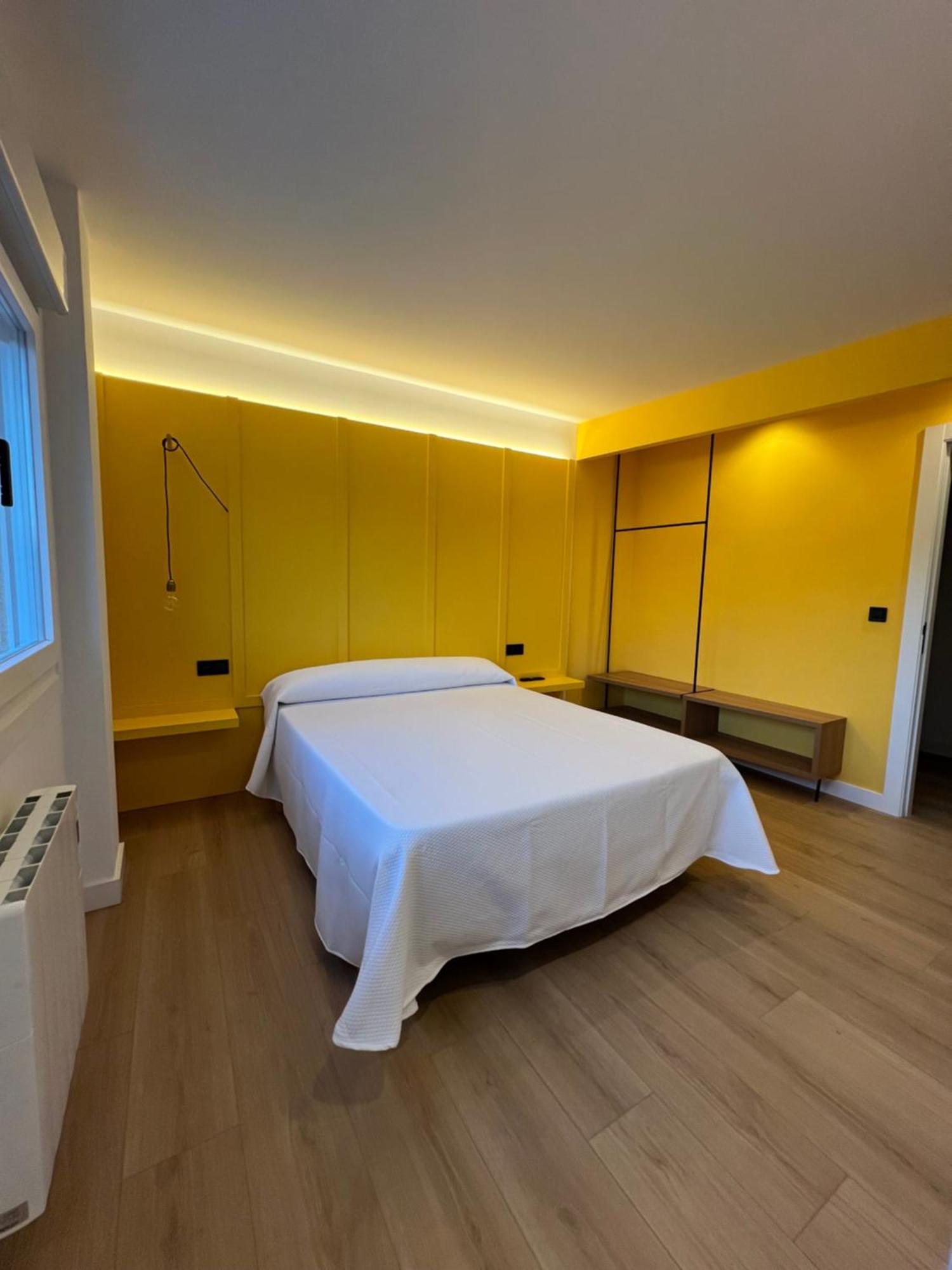 Albergue O Burgo O Pedrouzo Eksteriør billede